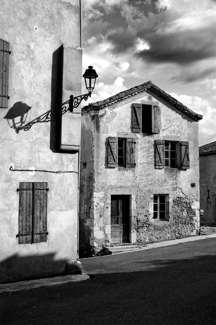 Dans l'ombre de la ruelle